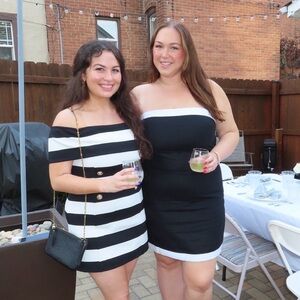 Abercrombie & Fitch Black and White Pencil Skirt